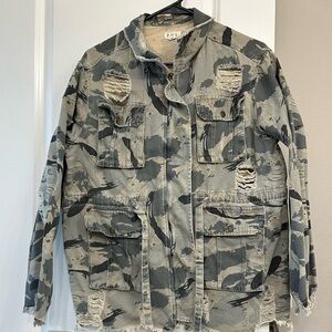 Distressed Camouflage Jacket Women’s Small